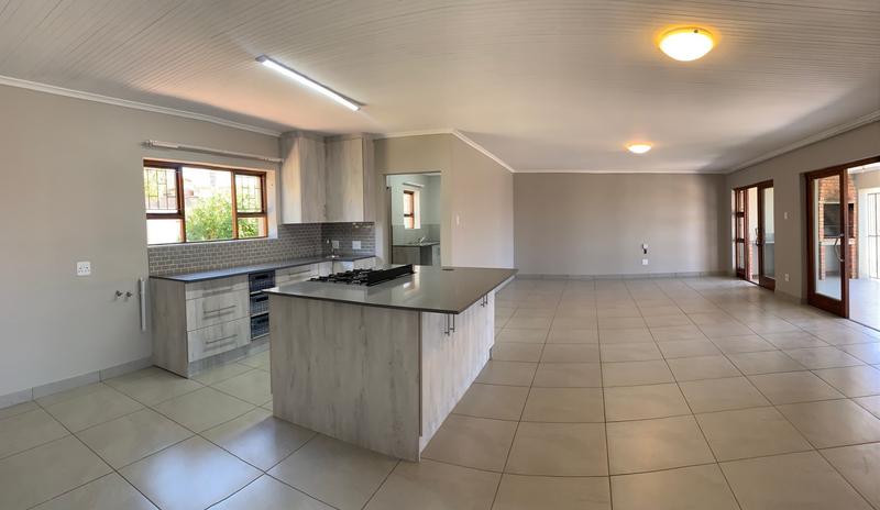 3 Bedroom Property for Sale in Wavecrest Eastern Cape